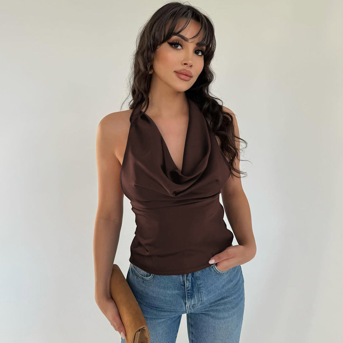 Top halter satiné dos nu glamour