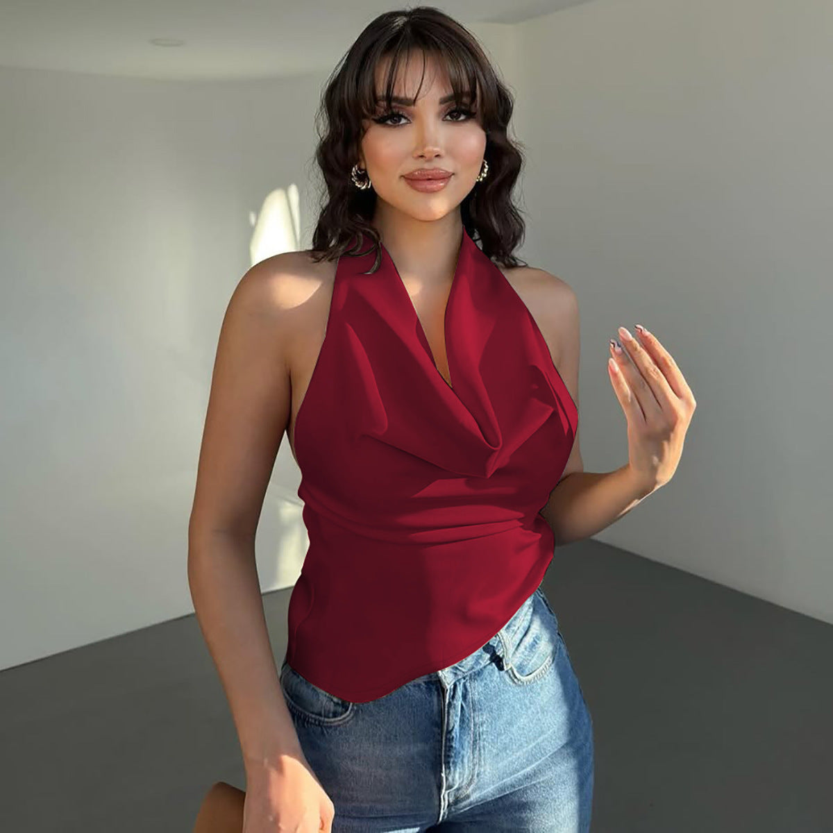 Top halter satiné dos nu glamour