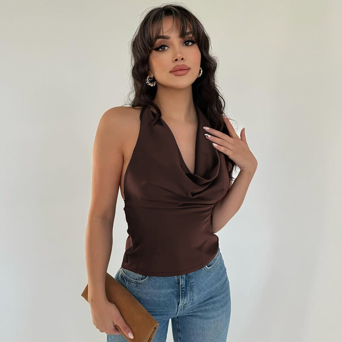 Top halter satiné dos nu glamour