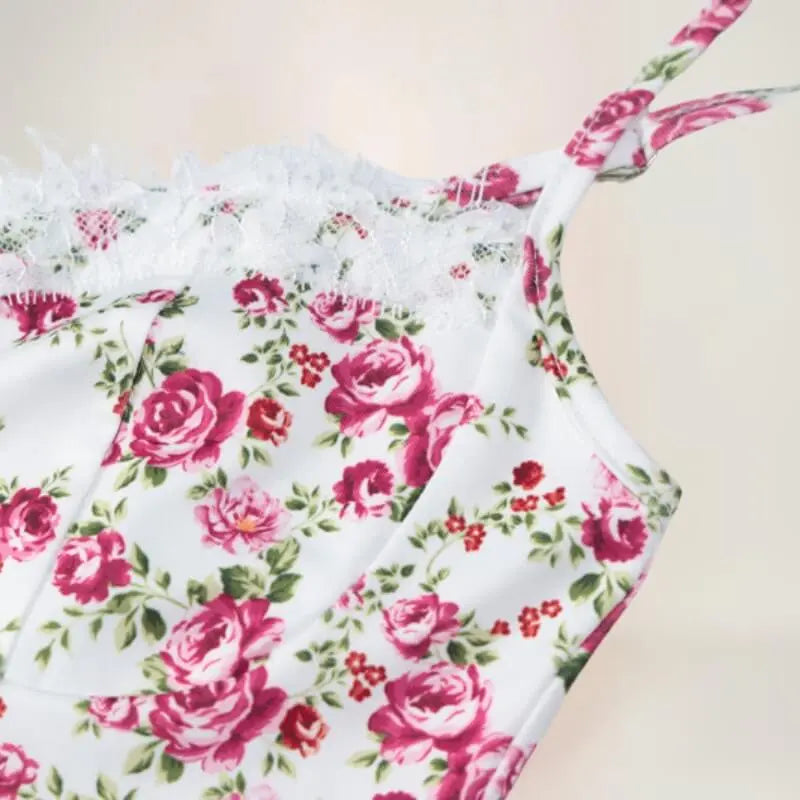 robe bohème chic fleurie à bretelles et décolleté cœur - ComfySweet