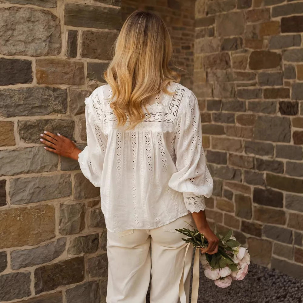 Blouse blanche brodée à volants