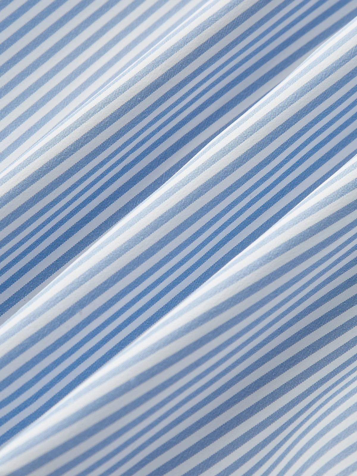 Short d'été à fines rayures