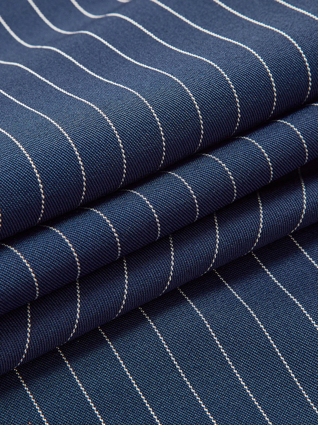 Pantalon large à pinces et à rayures fines