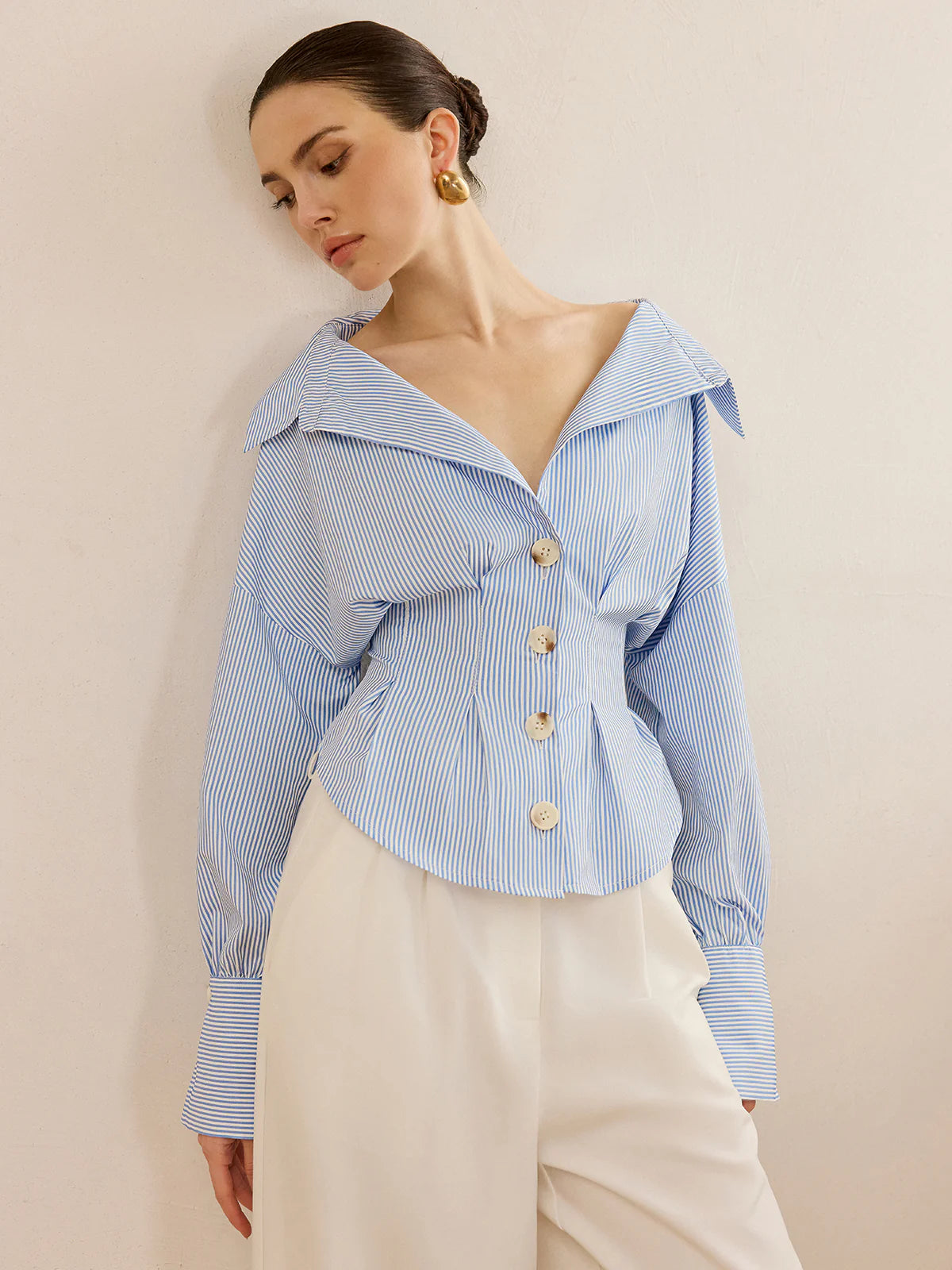 Chemise à col rayé et taille cintrée