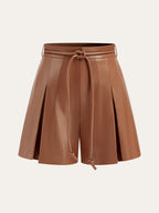Short plissé en simili cuir