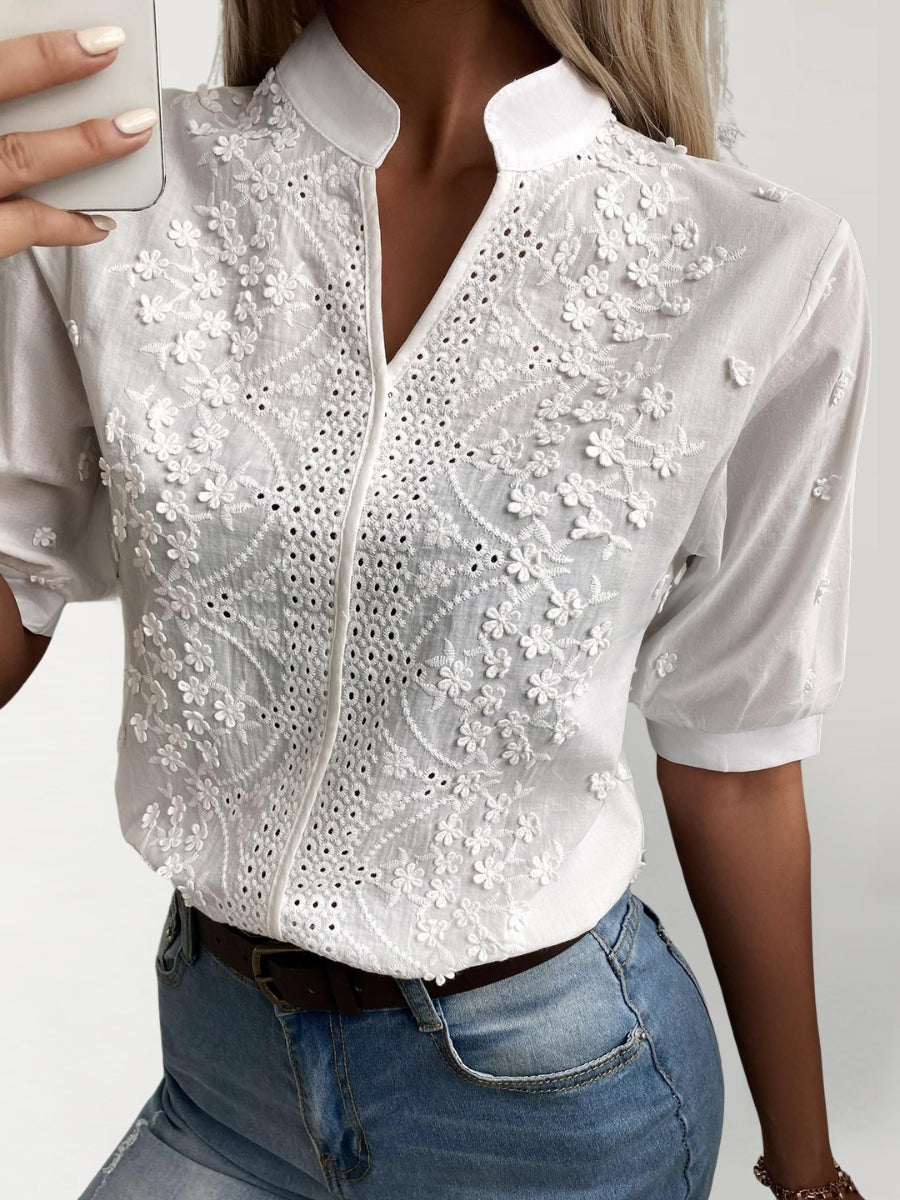 Top Brodé Floral Col Mao Blanc