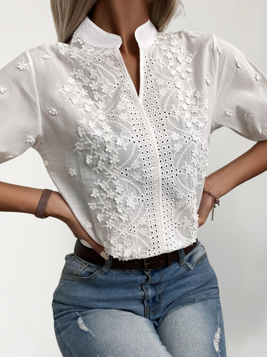 Top Brodé Floral Col Mao Blanc