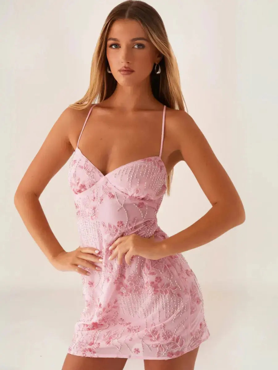 Nayla Robe Courte Brodée Dos Lacé Rose - ComfySweet