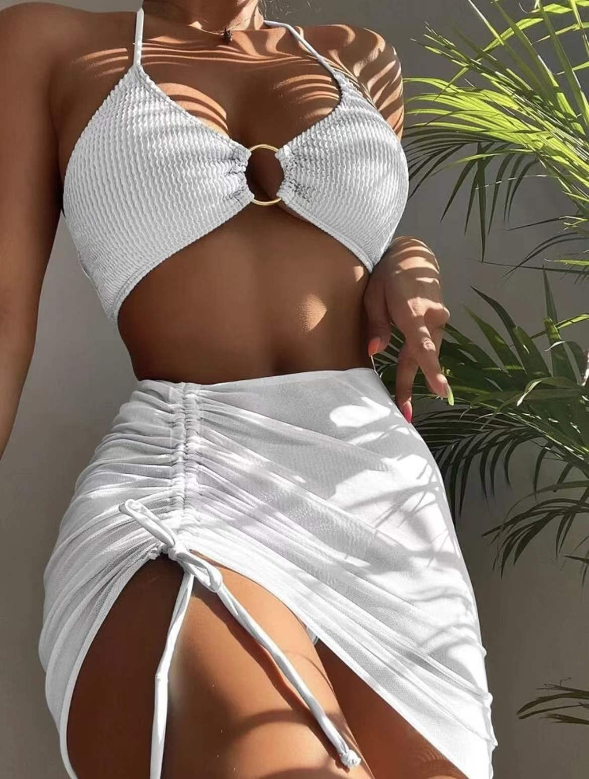 Bikini 3 pièces gaufré avec jupe cache-maillot