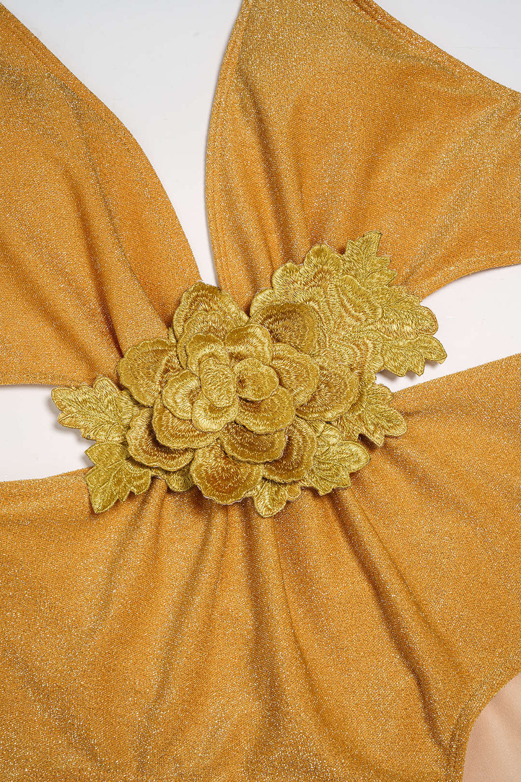 Maillot 1 pièce à fleur 3D or et décolleté
