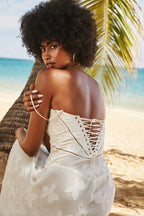 Robe longue crème en dentelle florale