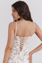 BIANCA Robe longue en dentelle dos lacé