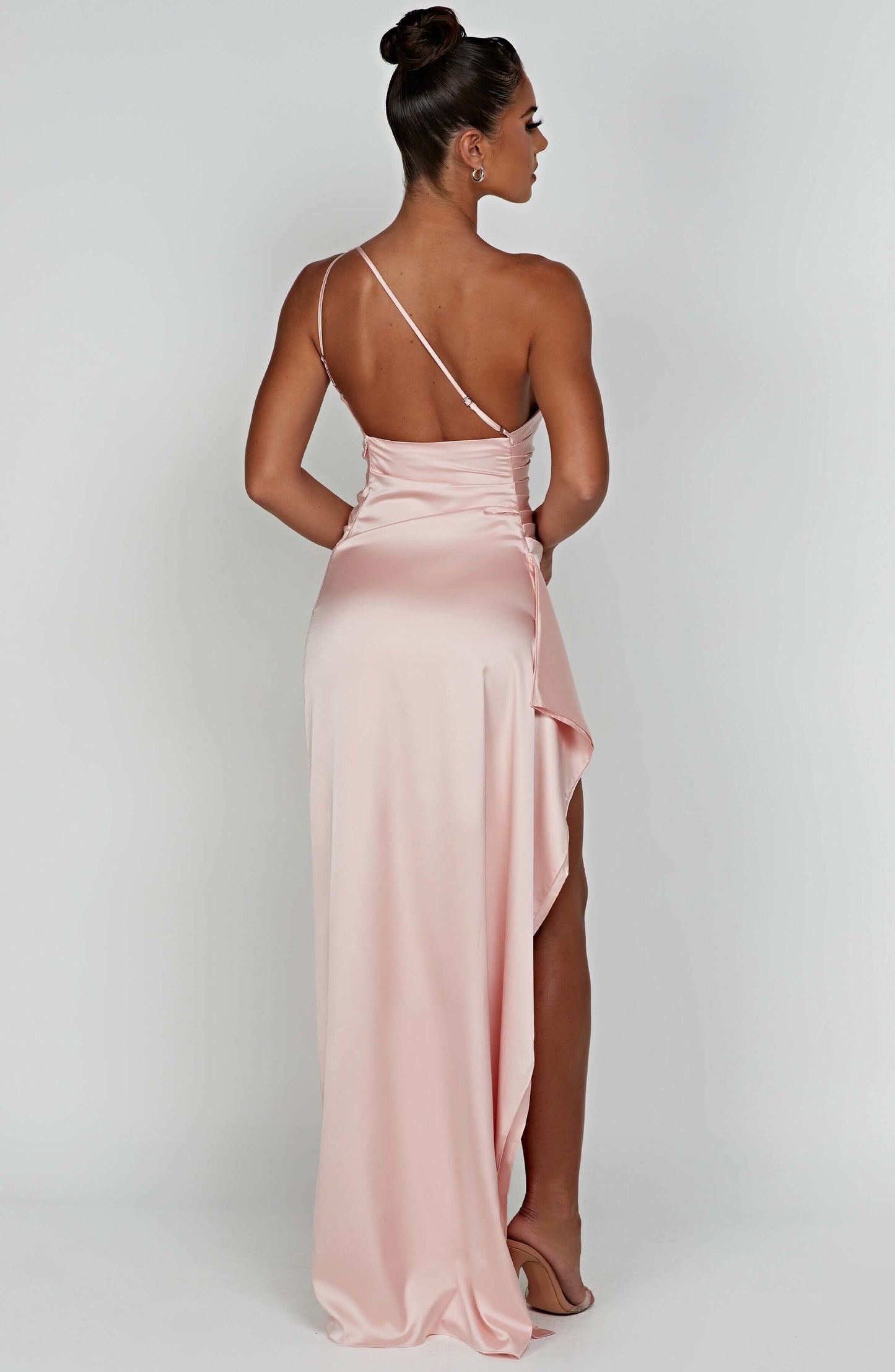 Robe maxi à fente haute en satin